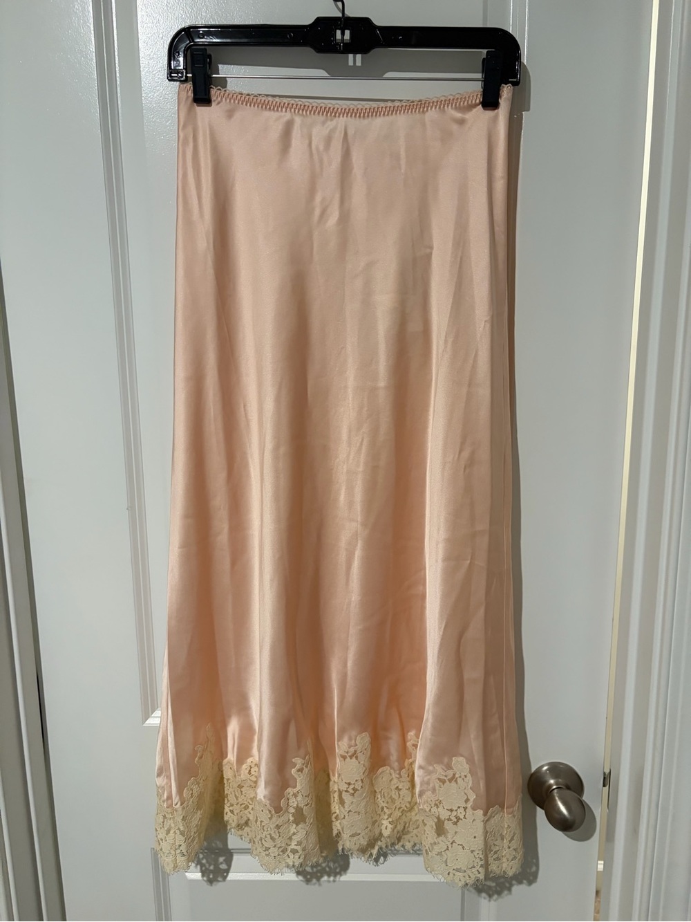 Doen Elowen Skirt in Petunia Pink - Picture 2 of 7